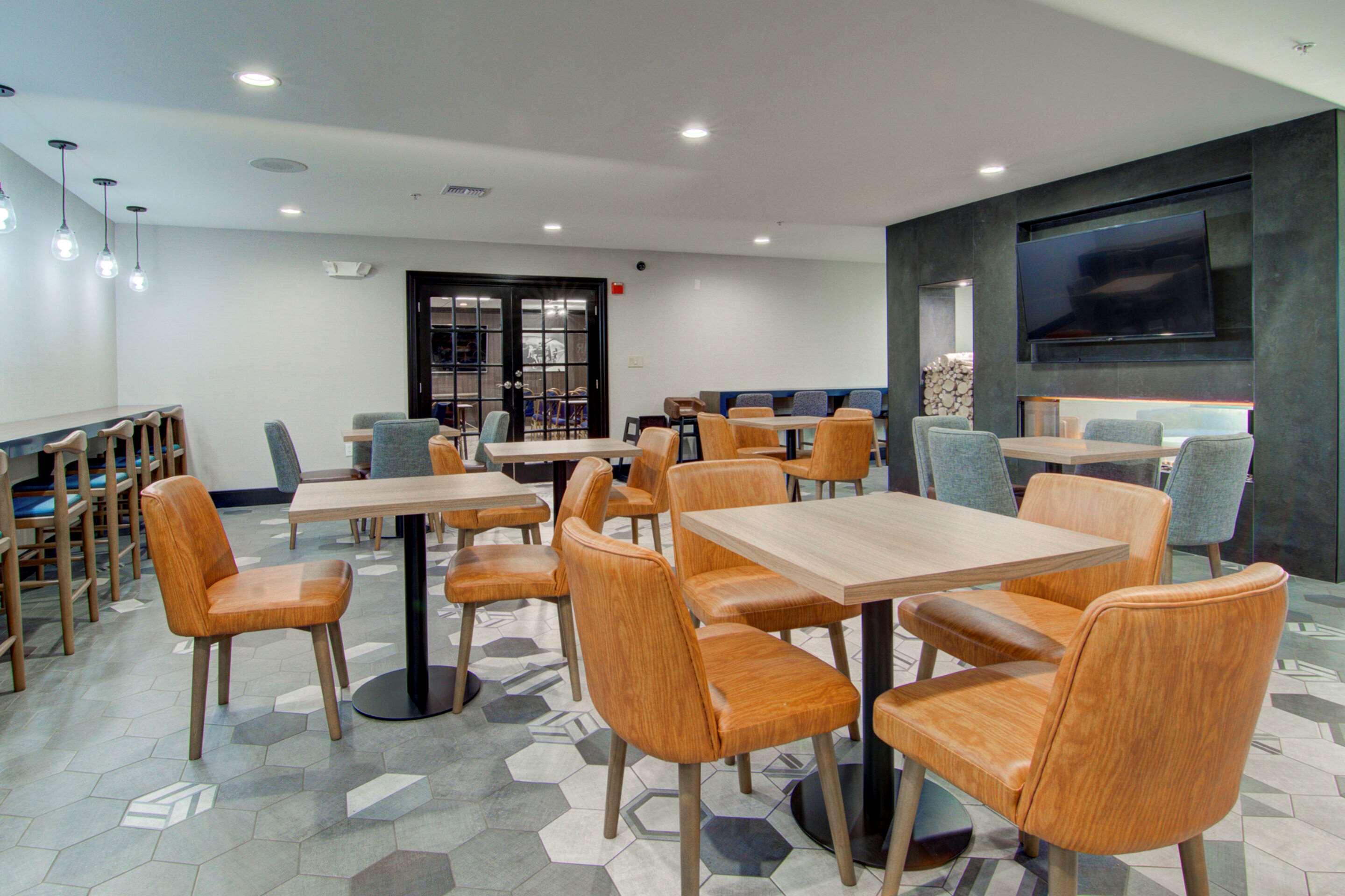 Comfort Airport 3*