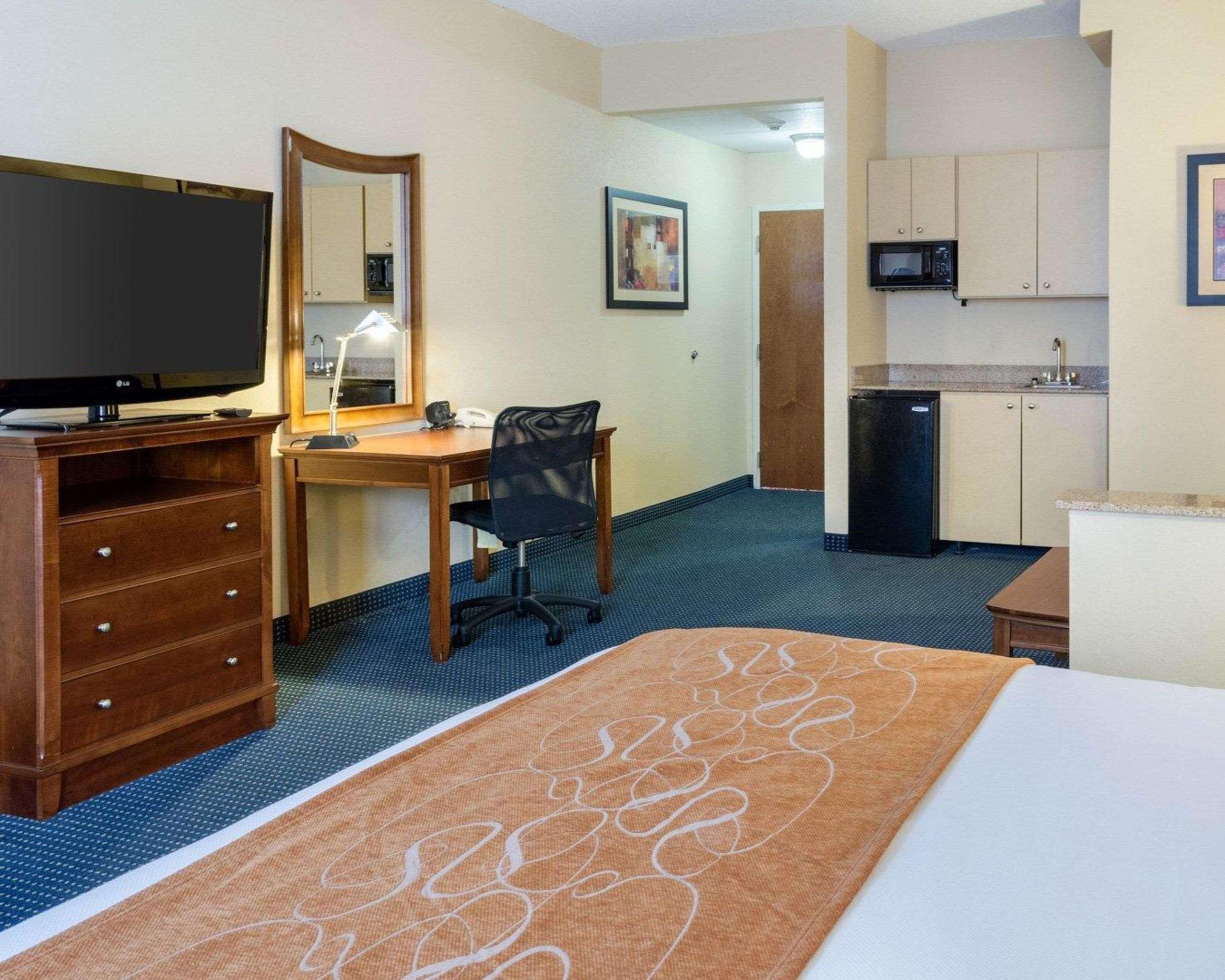 Comfort Airport 3*