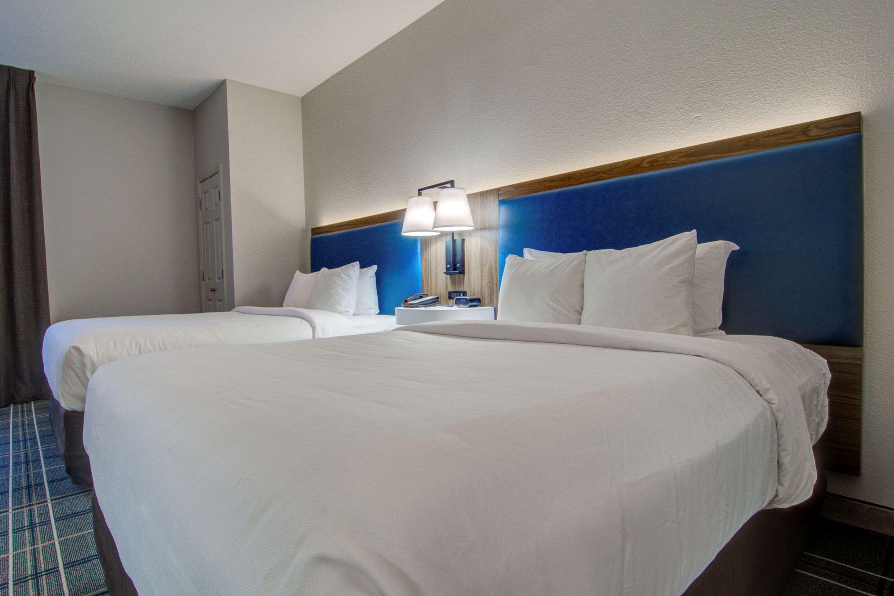 Hotel Comfort Airport 3*