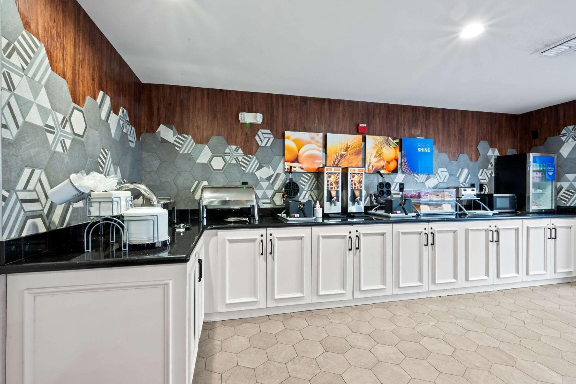 Comfort Airport 3* Newport News
