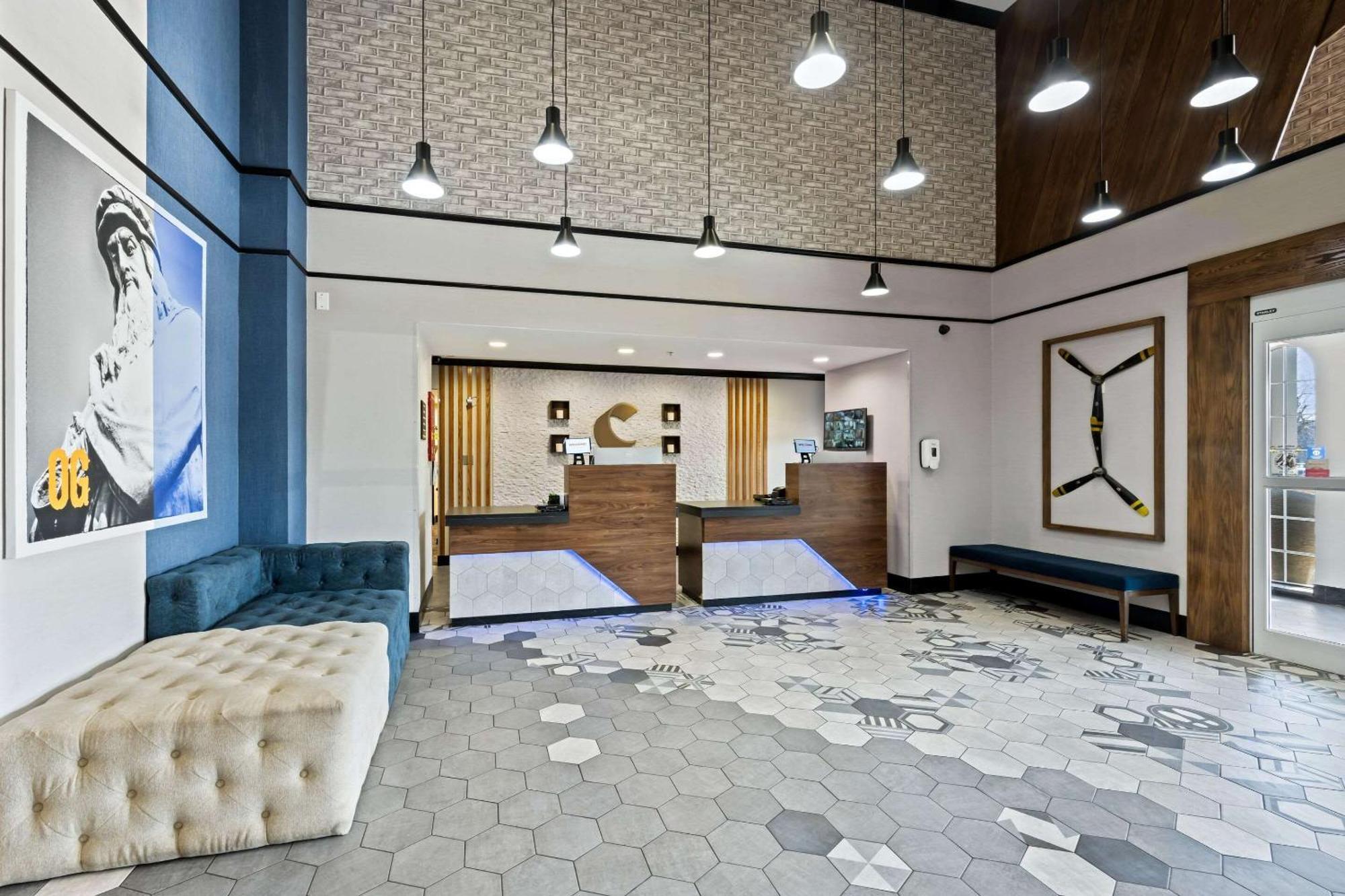Comfort Airport Hotel
