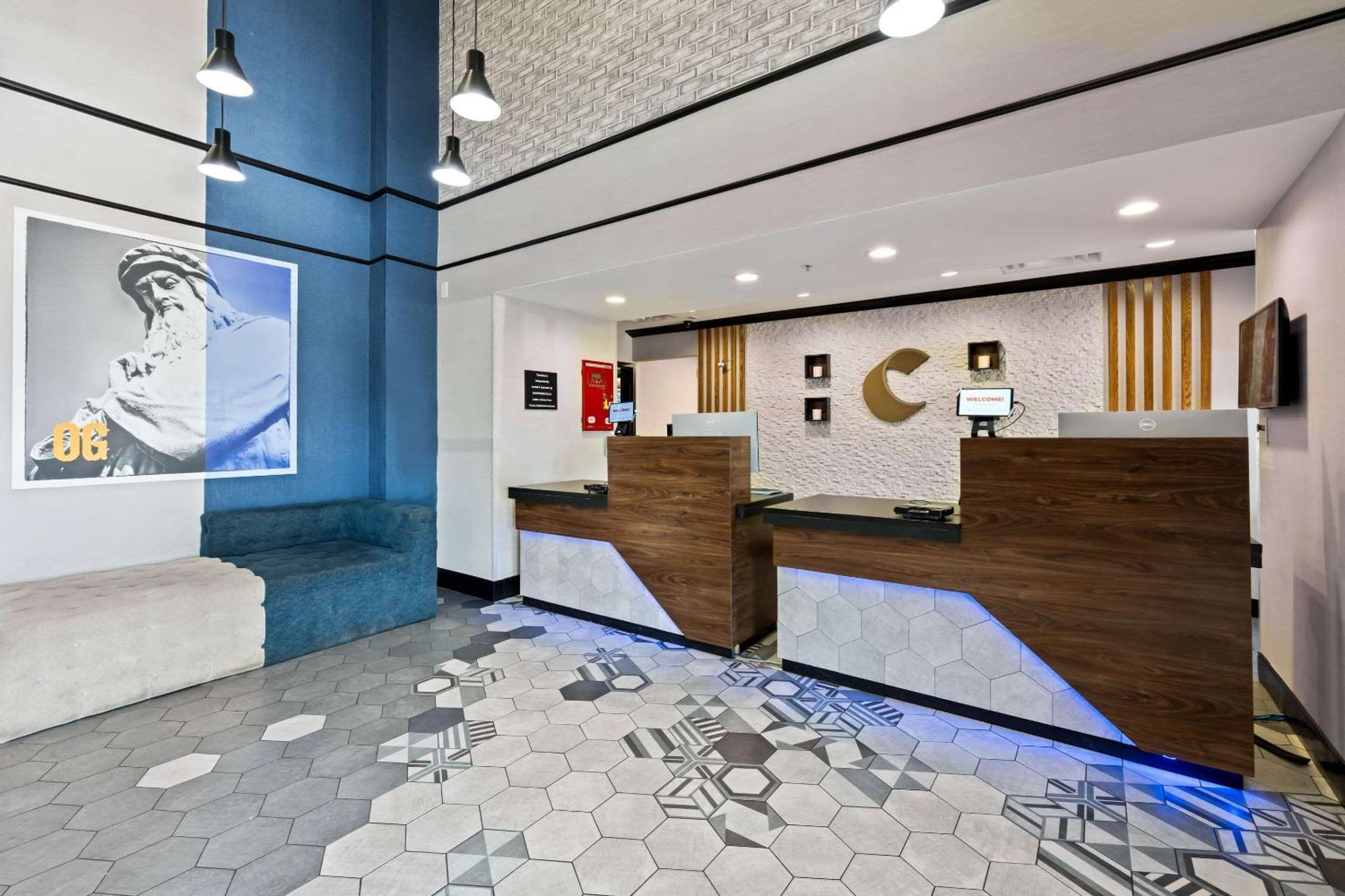 Comfort Airport Hotel 3*